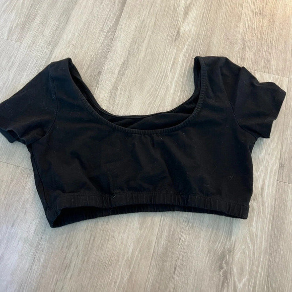 Black Urban Outfitters Cropped T Shirt - Picture 2 of 3